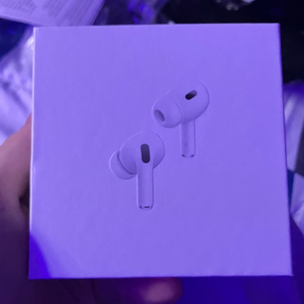 Apple AirPods Pro True Wireless Earbuds — White